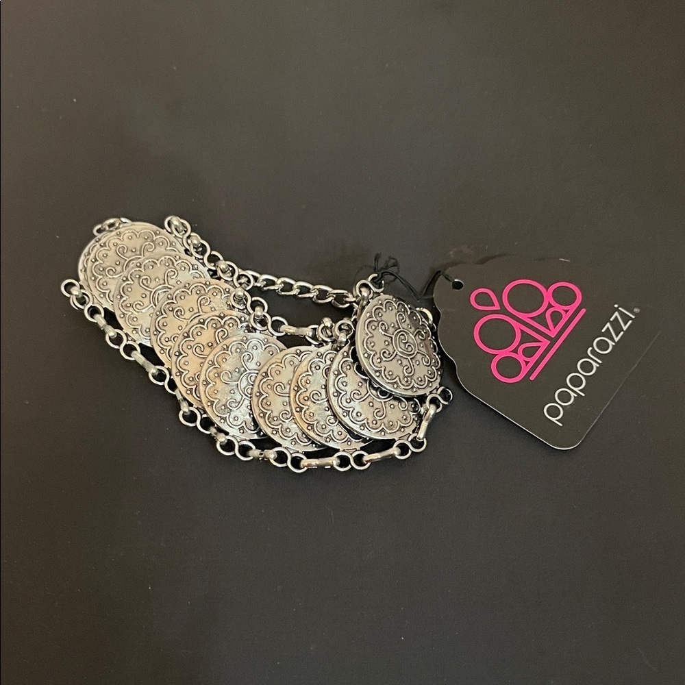 Paparazzi Elegant Silver Disc Bracelet